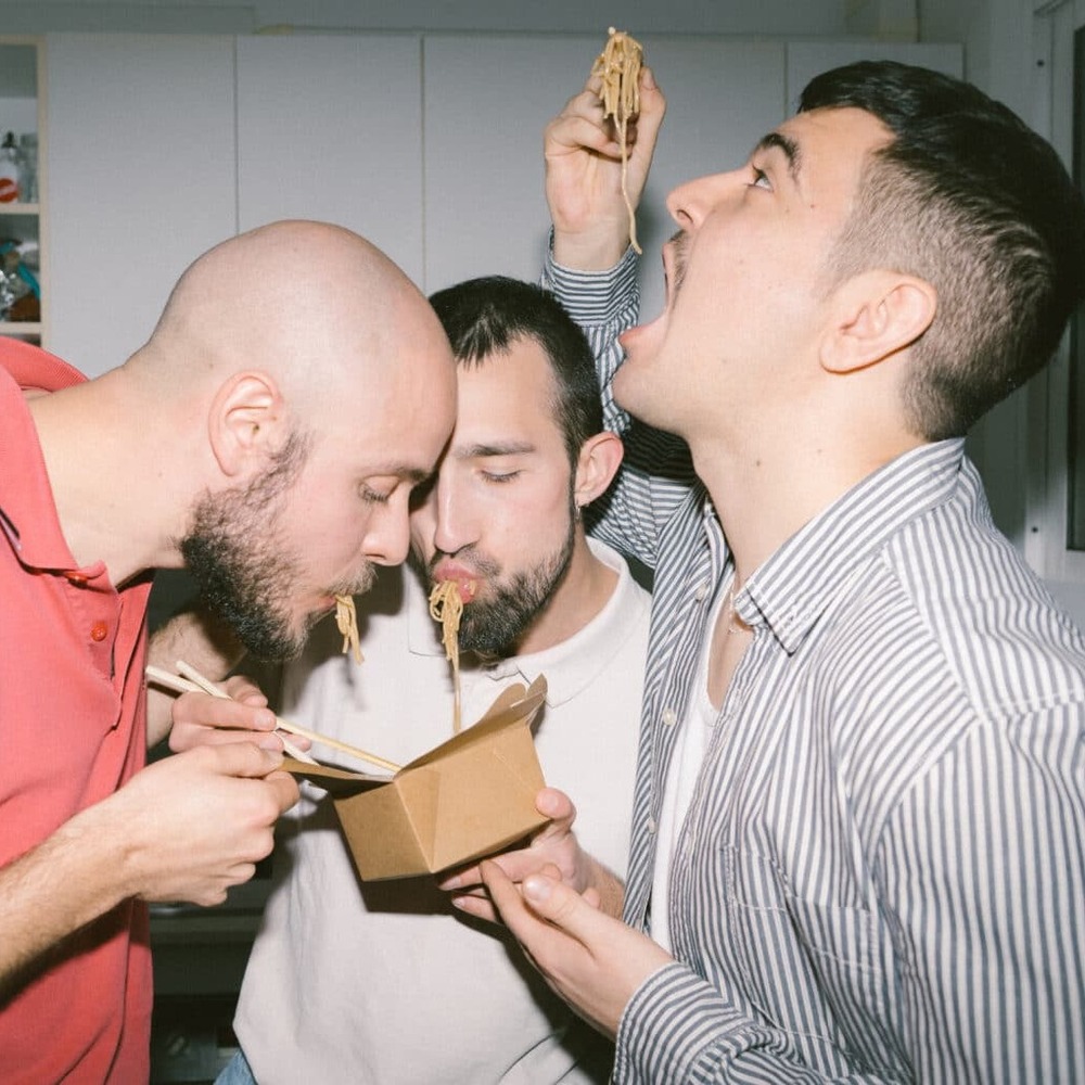 Ochiq jinsiy aloqa: ona oglini sikadi